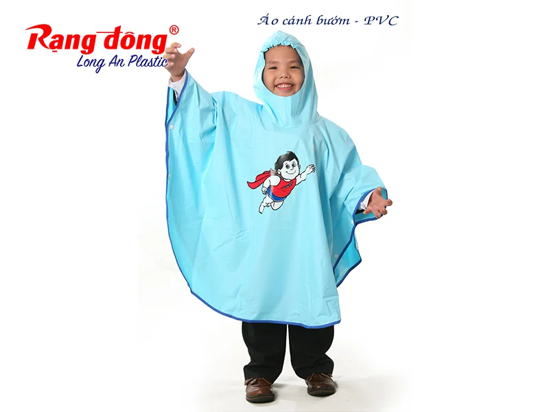 Quy trình sản xuất áo mưa trẻ em chất lượng cao
